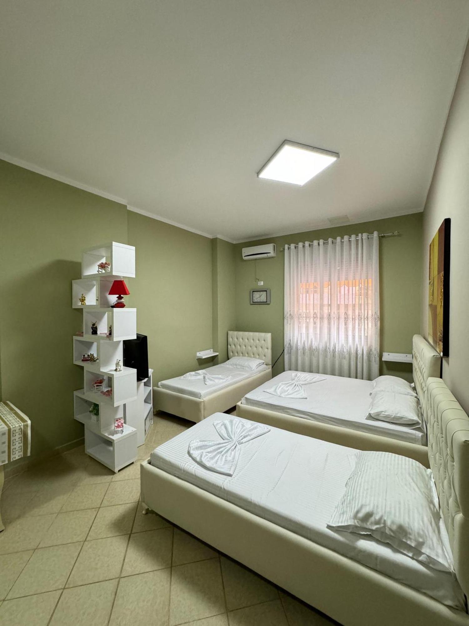 Solei Apartments Sarandë Exterior foto